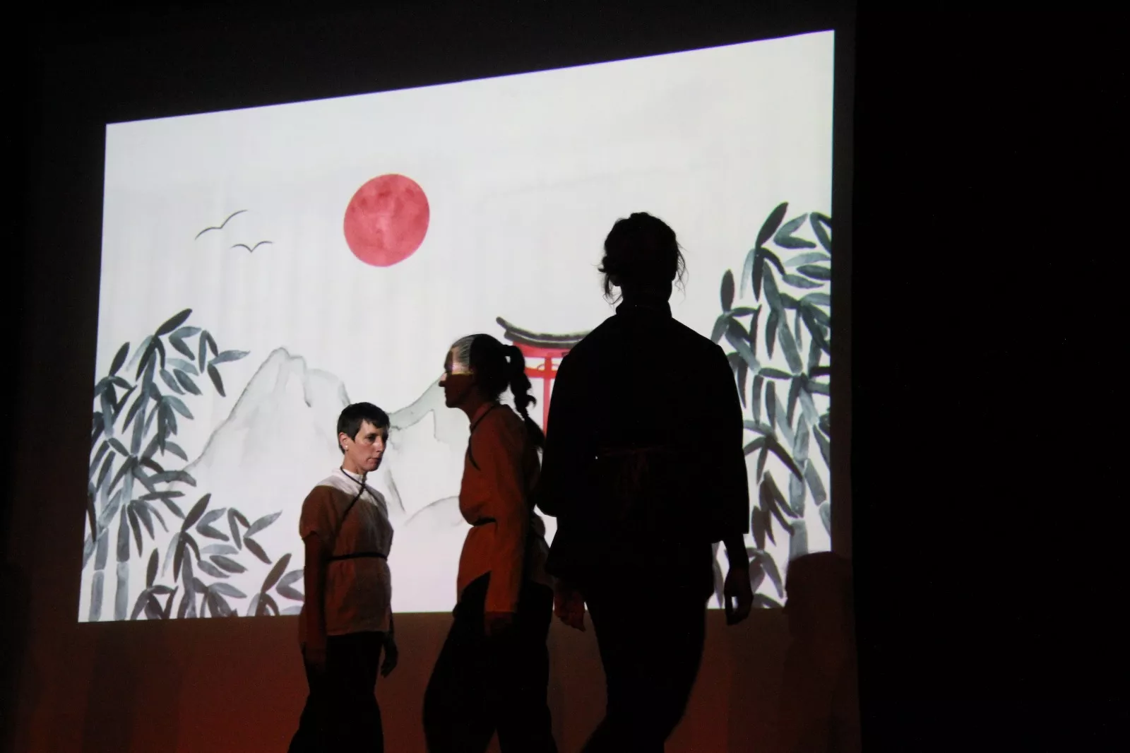 Grupo de danza de Nuria Bolea en la Muestra Joven. Foto Carlos Neofato