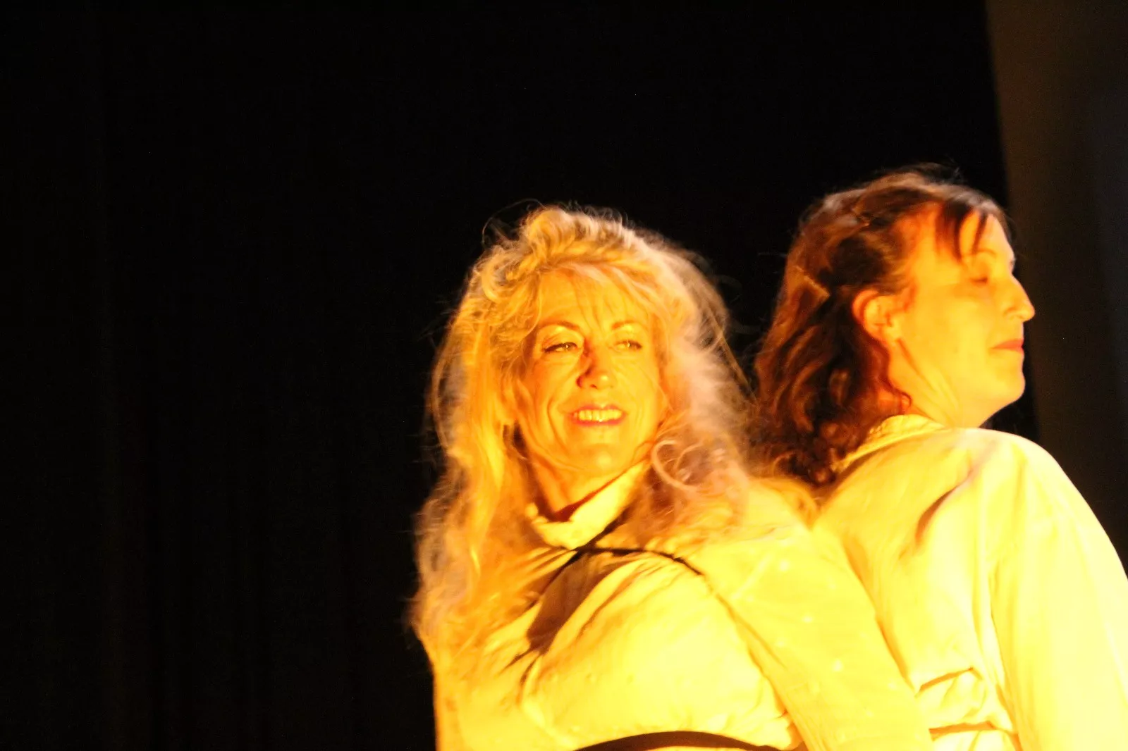 Grupo de danza de Nuria Bolea en la Muestra Joven. Foto Carlos Neofato