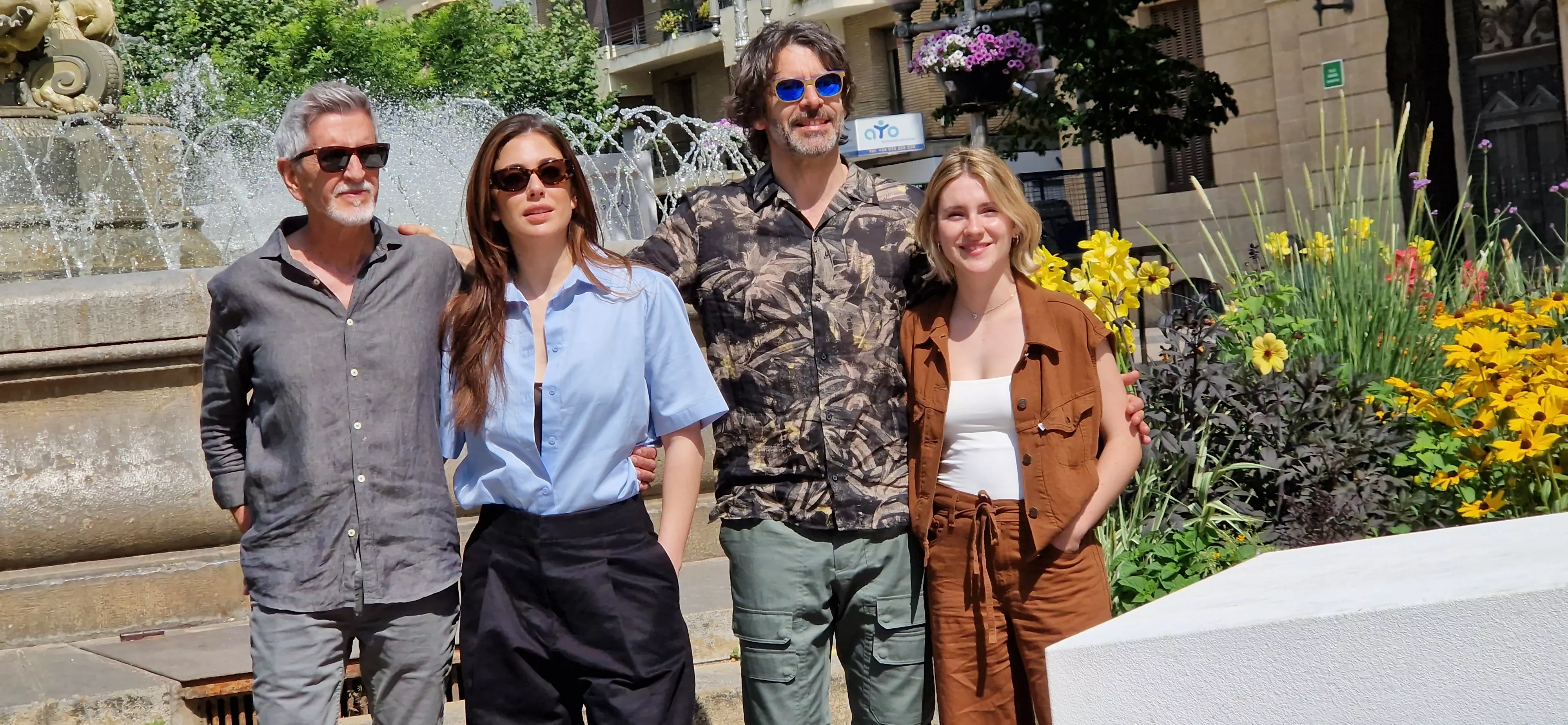 Equipo de "Parecido a un asesinato" en Huesca. Foto Myriam Martínez