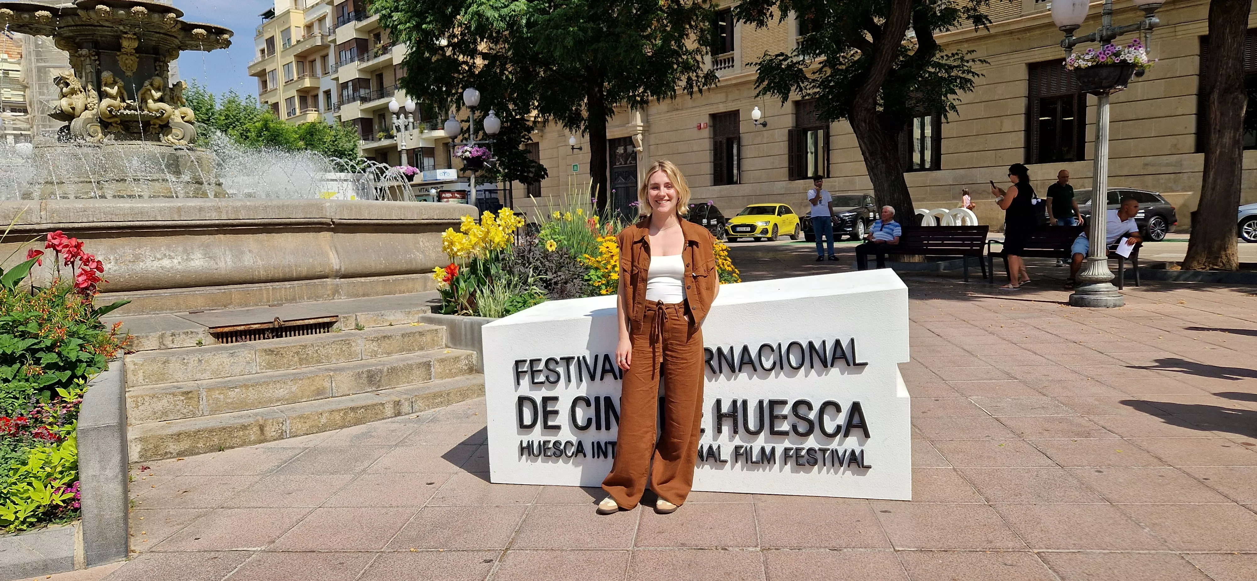 Claudia Mora. Equipo de "Parecido a un asesinato" en Huesca. Foto Myriam Martínez
