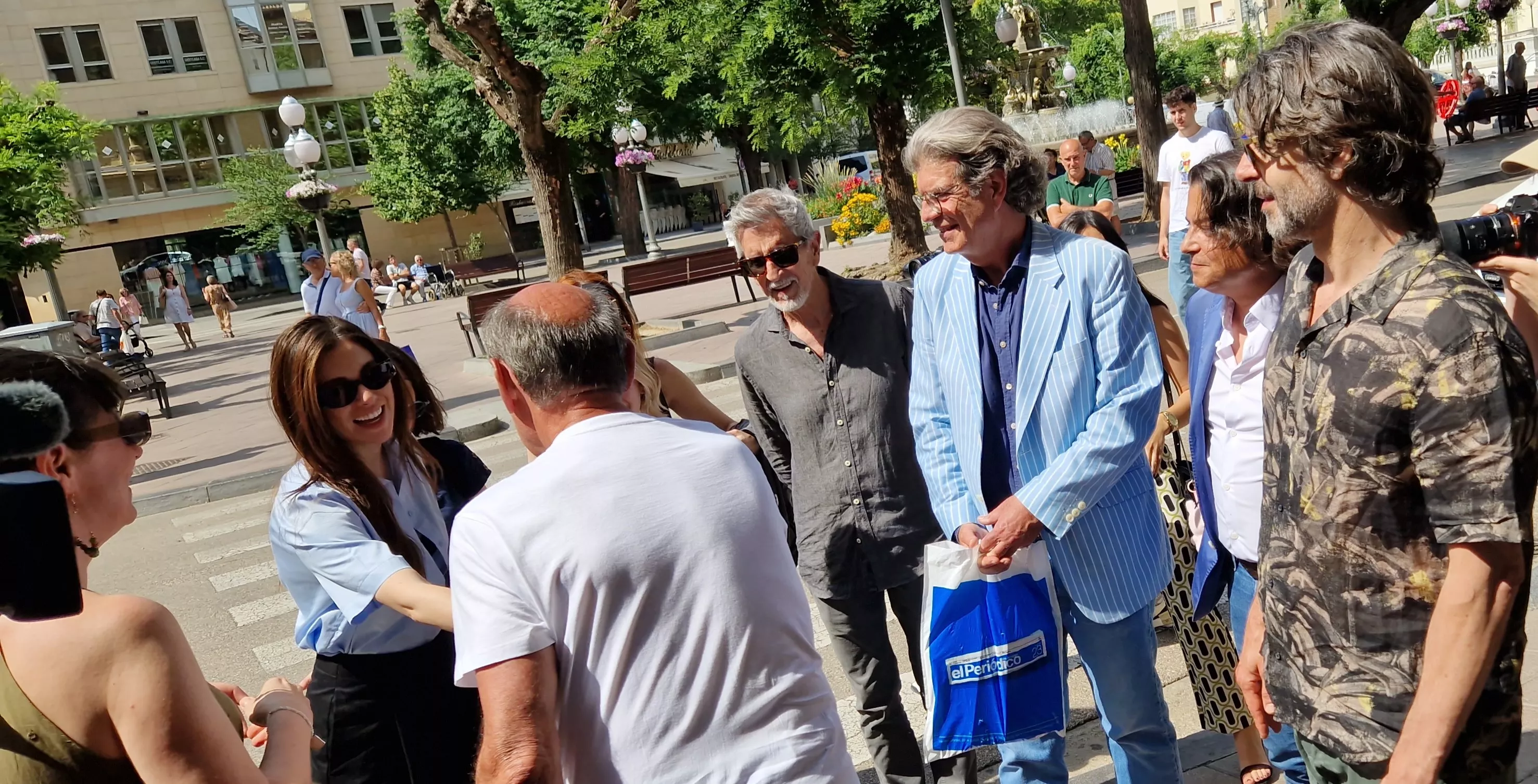 Equipo de "Parecido a un asesinato" en Huesca. Foto Myriam Martínez