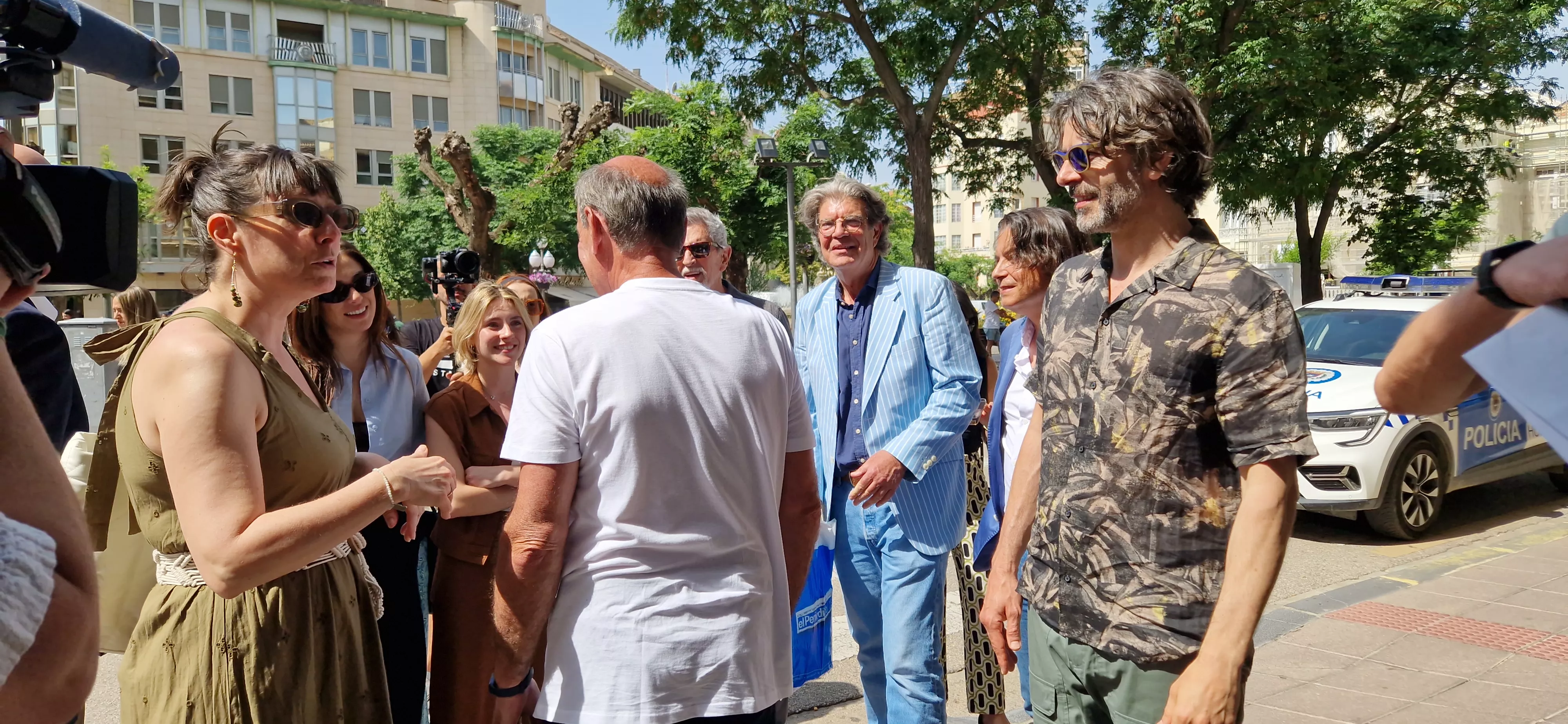 Equipo de "Parecido a un asesinato" en Huesca. Foto Myriam Martínez