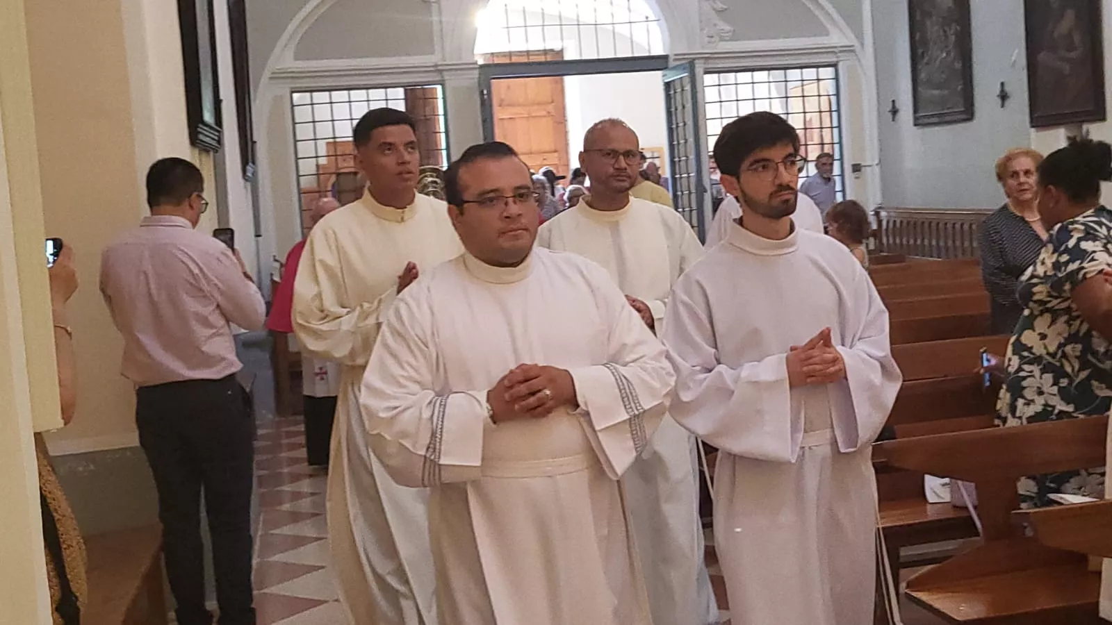 Profesión de fe y juramento de fidelidad del padre Pedro Aguado Cuesta en el Santuario de Salas y de la Huerta
