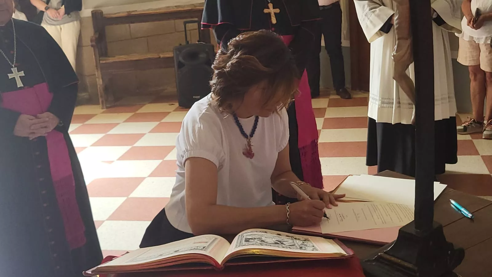 Profesión de fe y juramento de fidelidad del padre Pedro Aguado Cuesta en el Santuario de Salas y de la Huerta