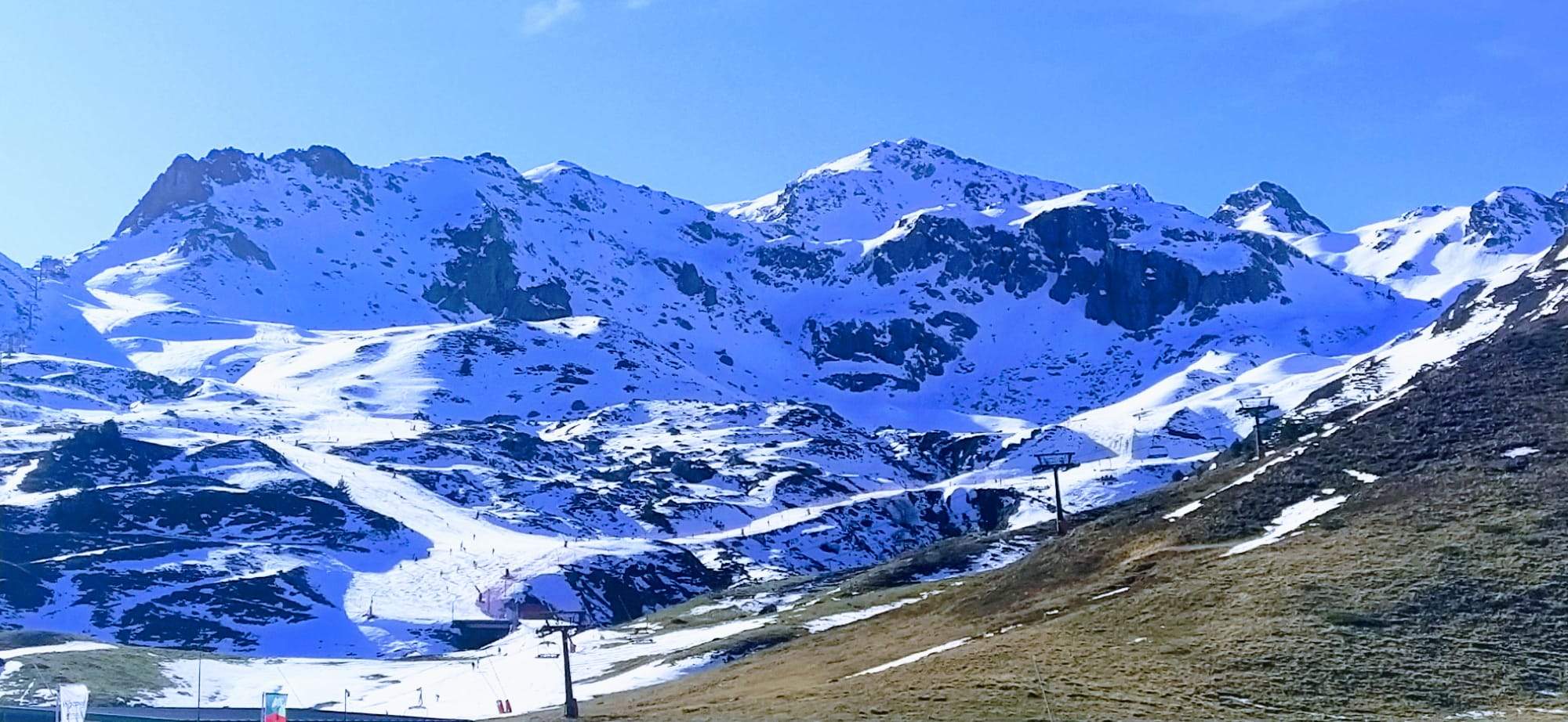 imágenes de este miércoles de la Estación de esquí de Formigal en la zona de Anayet-Portalet.  Foto Hoa