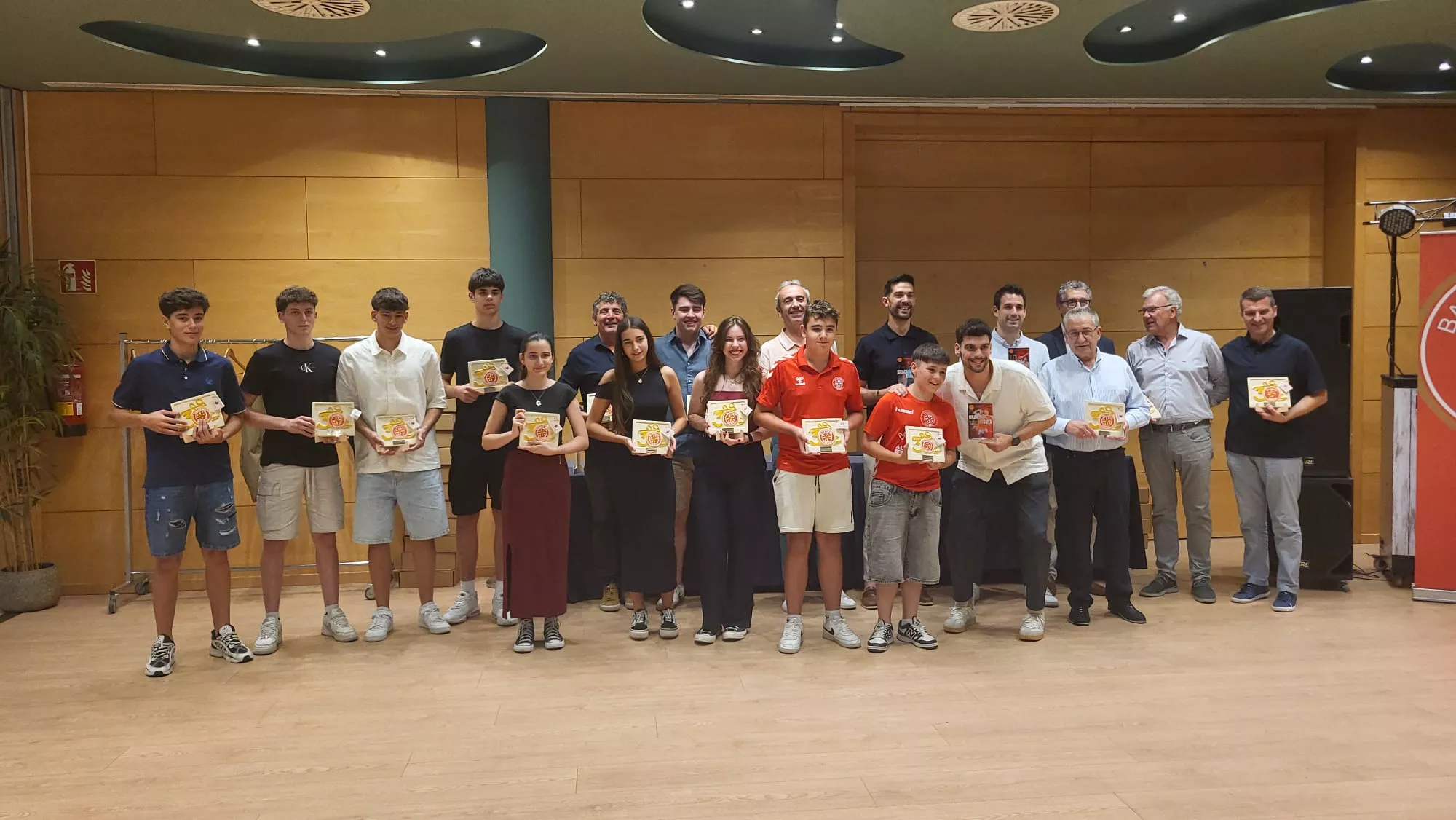 Homenajeados en la Gala Fin de Temporada de Balonmano Huesca
