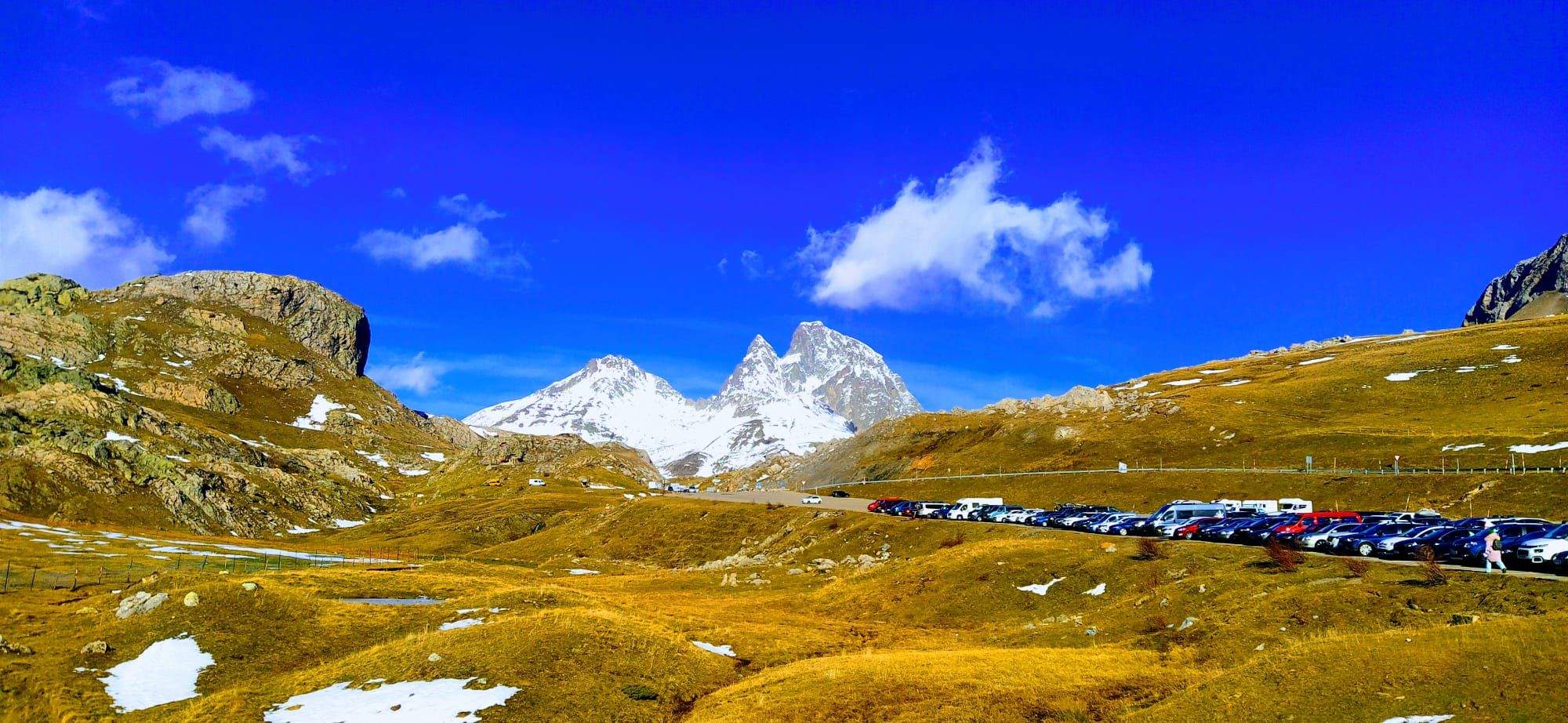 Los picos de Anayet y Midi D' Ossau, en imágenes,  definen esta zona de esquí de Formigal. Foto Joaquín Santafé