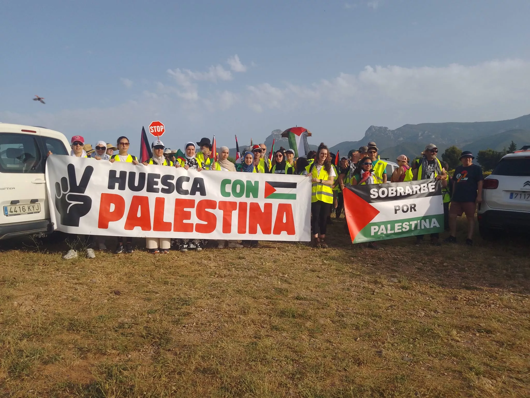 Alrededor de 70 personas han iniciado en Nueno la marcha de apoyo a Palestina.