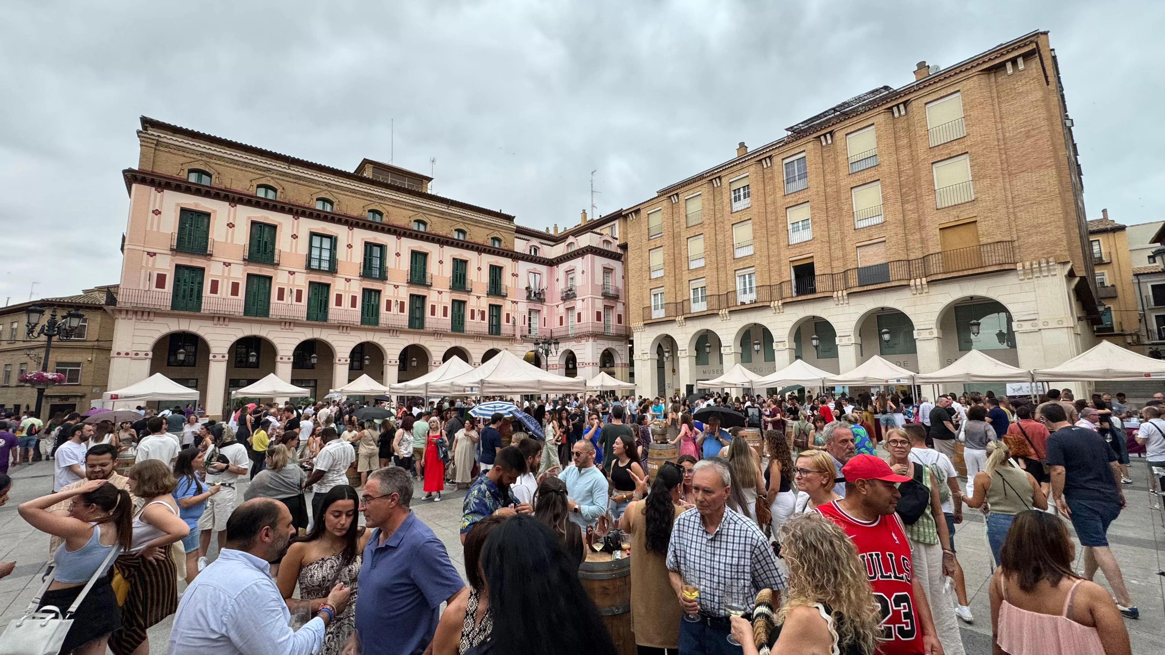 Somontano en Ruta en la Plaza López Allué de Huesca