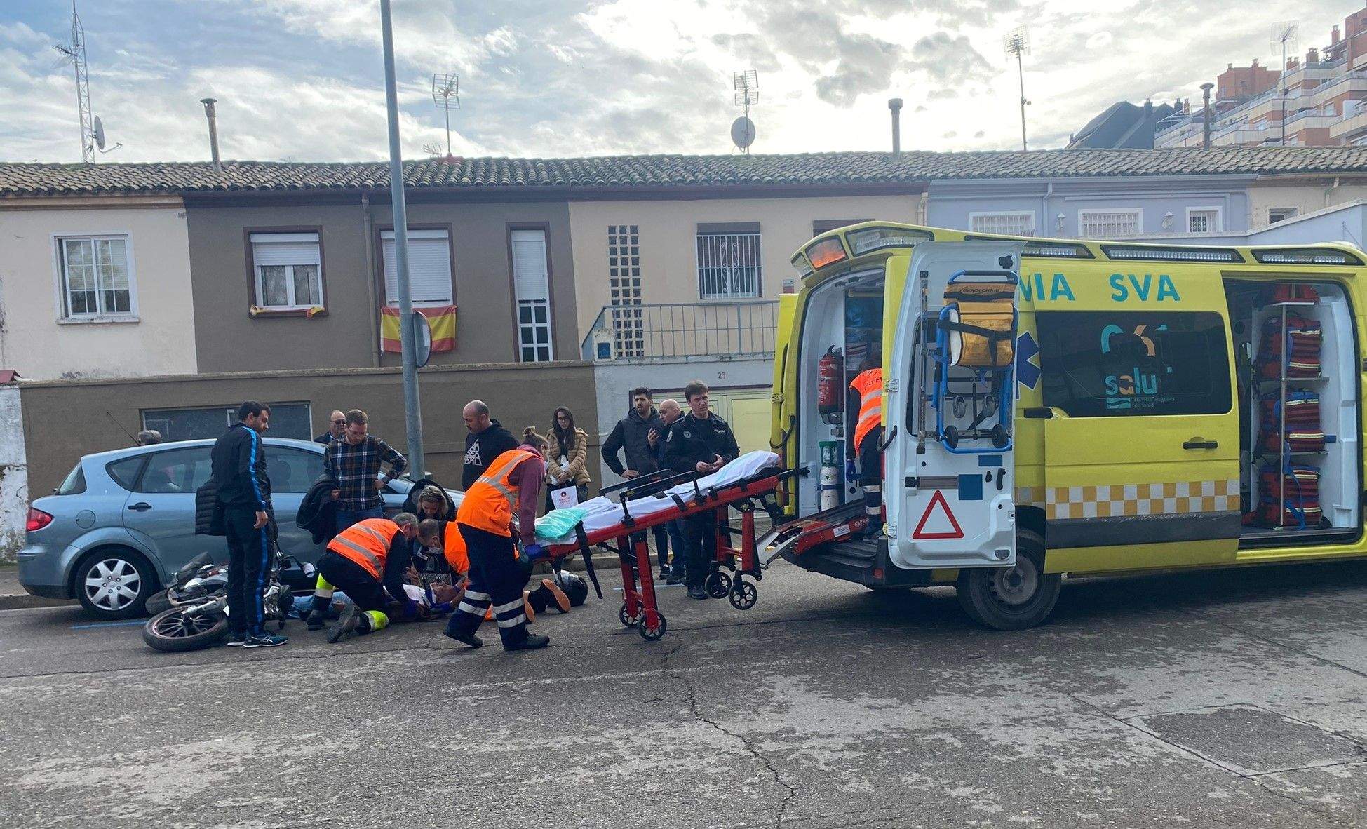 Un accidente en Huesca con atención de una ambulancia de SVA. Se avecina una huelga sindical tras el nuevo contrato del transporte sanitario en Aragón Un accidente en Huesca con atención de una ambulancia de SVA. Se avecina una huelga sindical tras el nuevo contrato del transporte sanitario en Aragón
