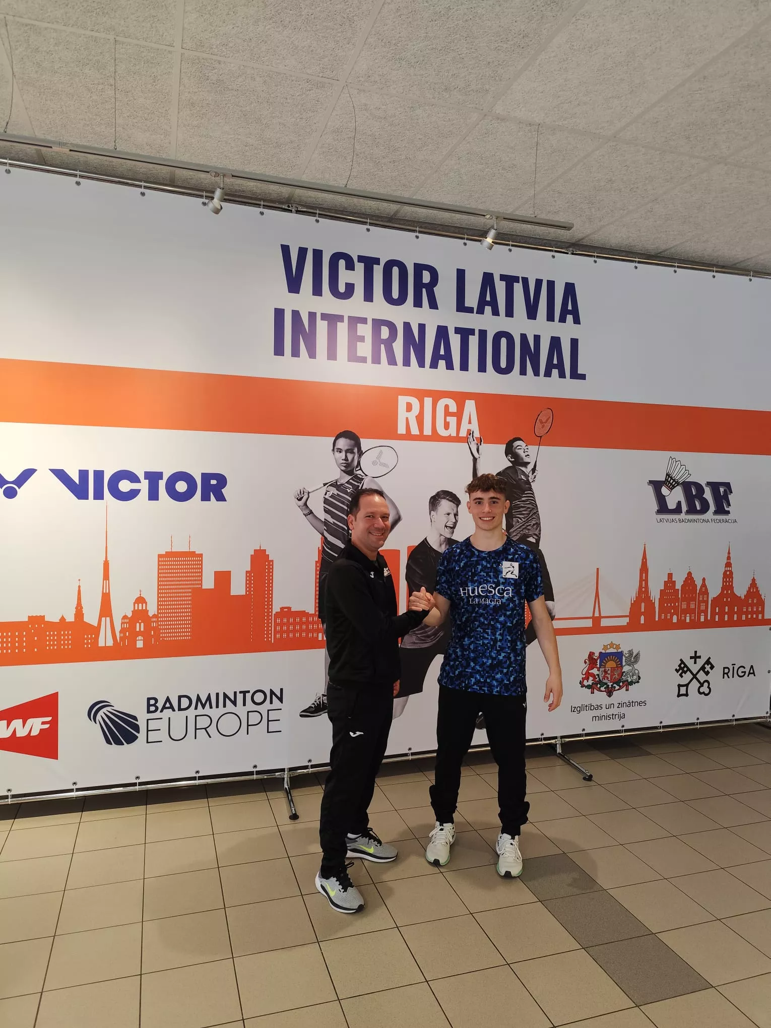 Roberto Mollinedo y Alejandro Gállego en Letonia.