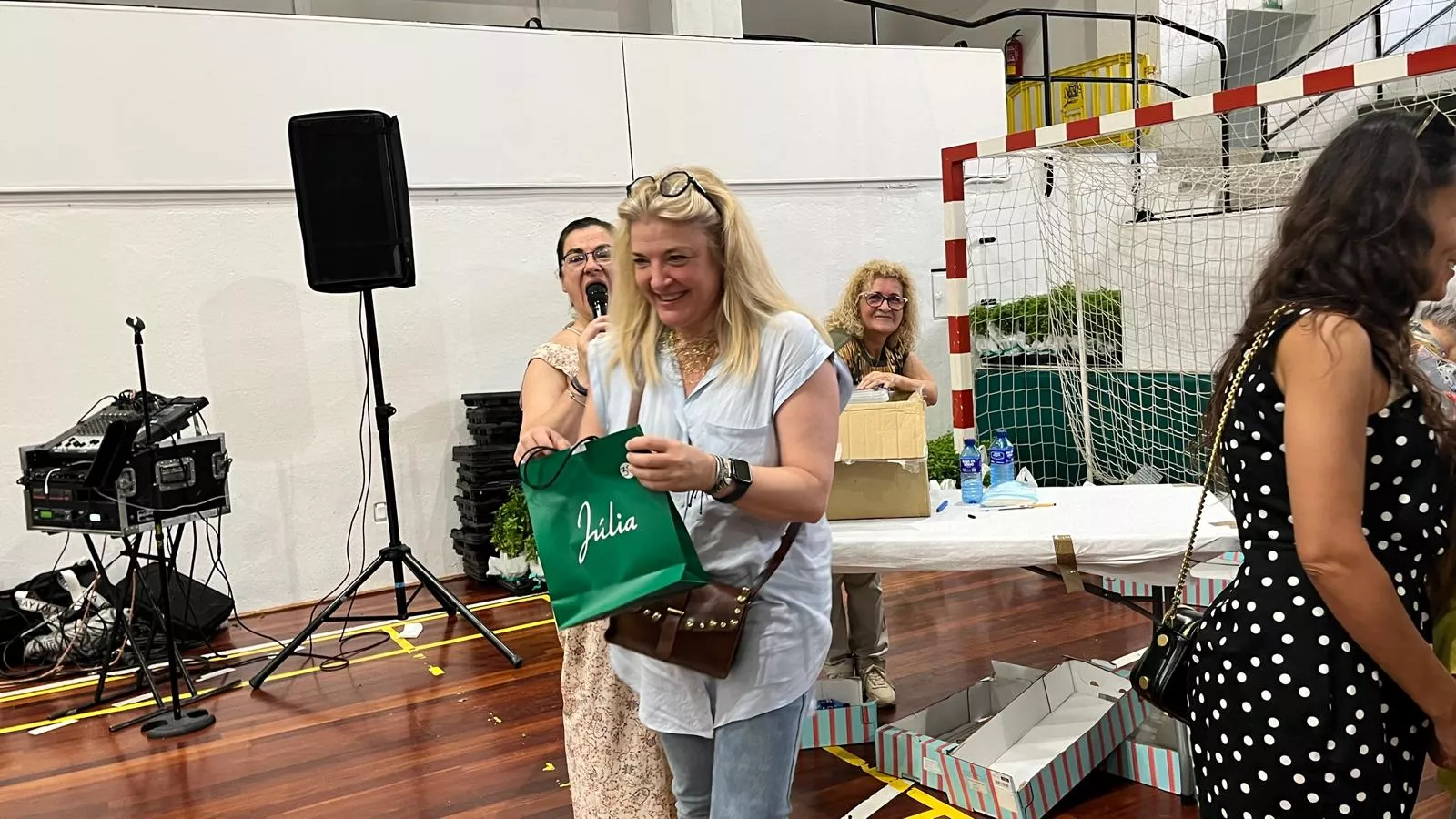 Encuentro de Bolillos Osca en el pabellón de deportes del parque. Foto Mercedes Manterola