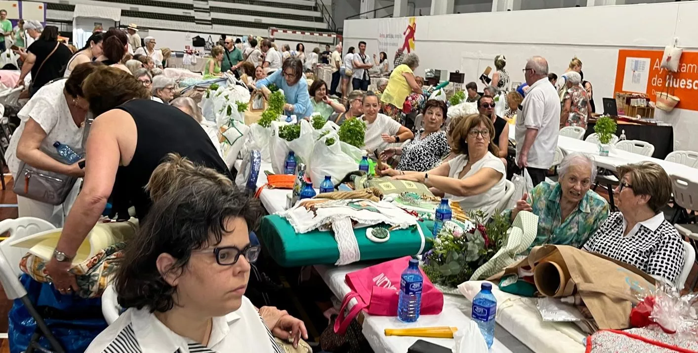 Encuentro de Bolillos Osca en el pabellón de deportes del parque. Foto Mercedes Manterola