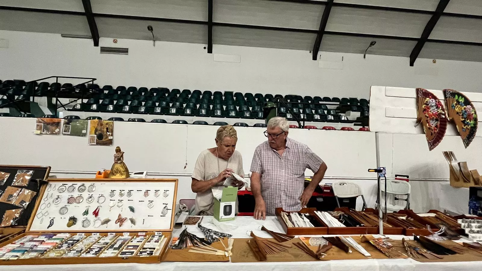 Encuentro de Bolillos Osca en el pabellón de deportes del parque. Foto Mercedes Manterola