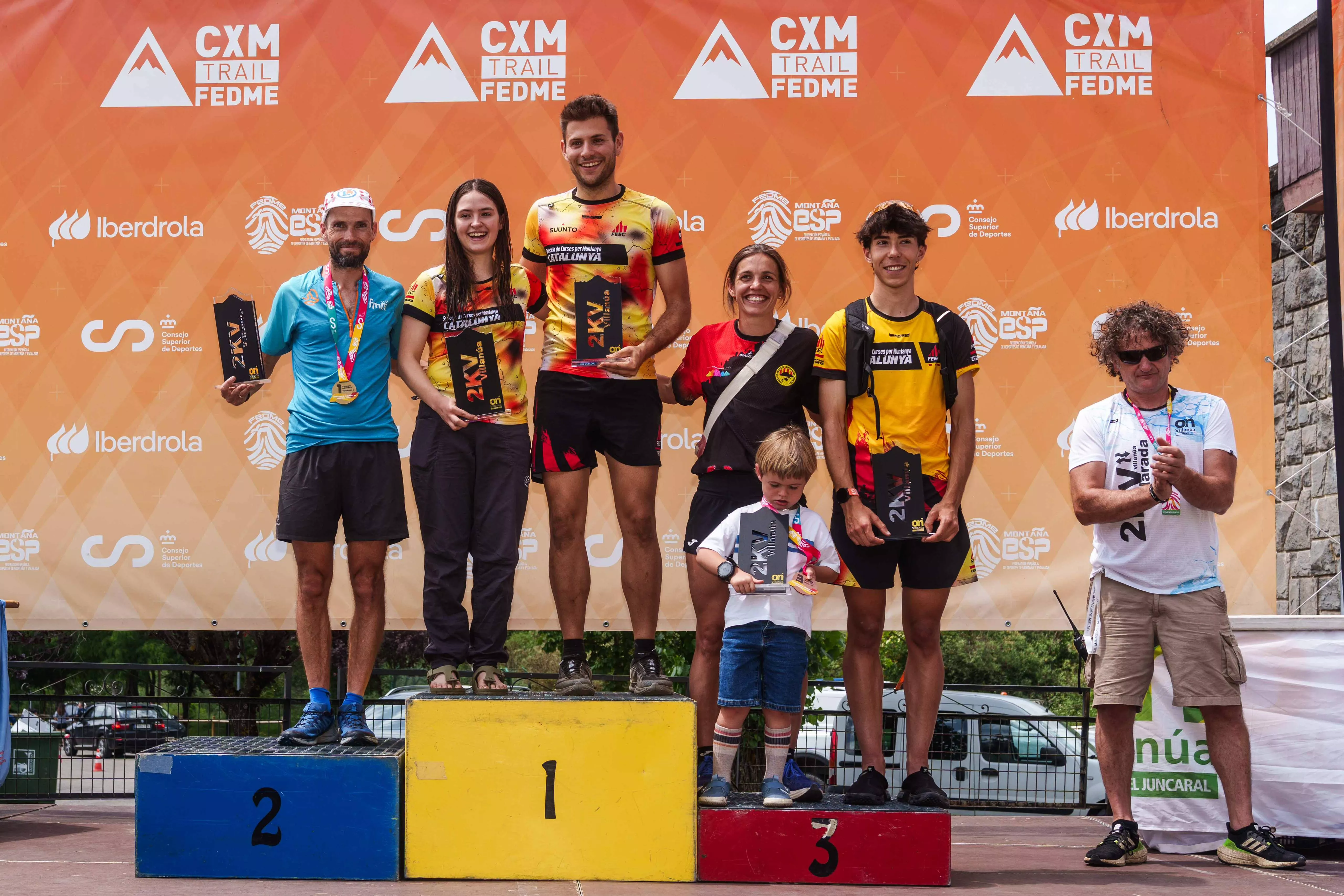 2KV Collarada. Campeones PuyarNomas. Foto Turismo Villanúa / Yhabril Moro