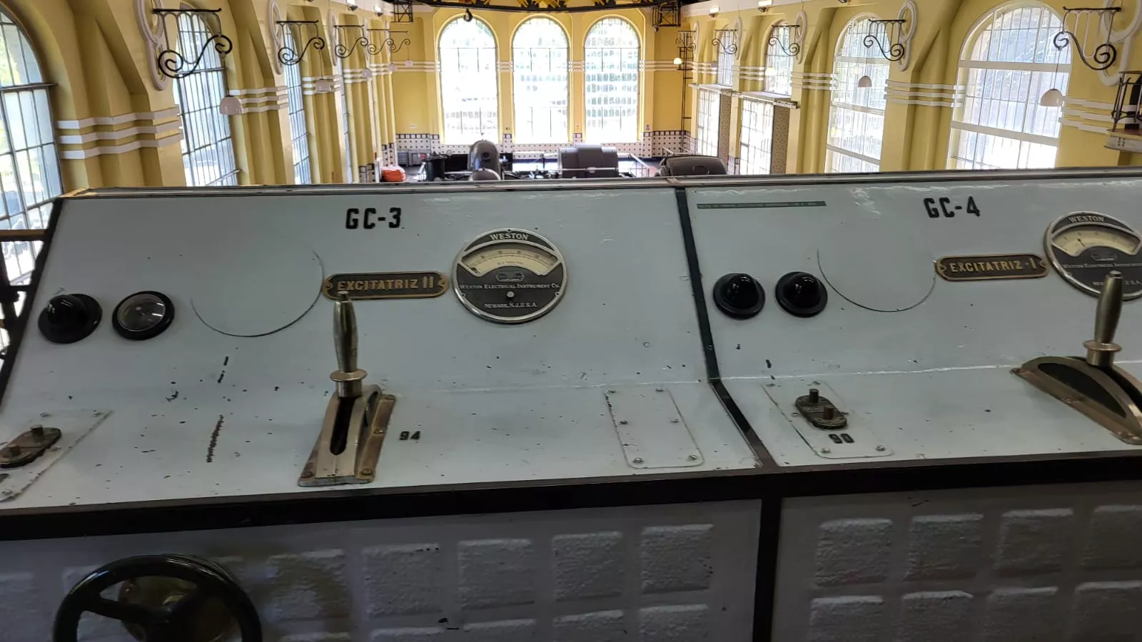 Visita de medios de comunicación a las centrales de Eriste y Seira