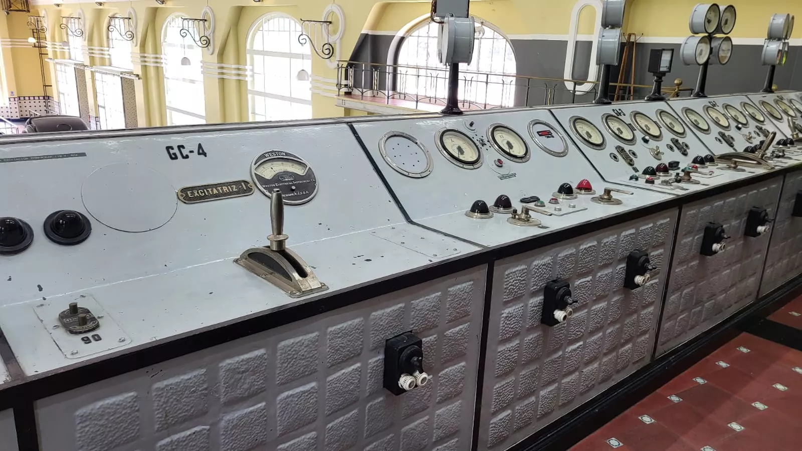 Visita de medios de comunicación a las centrales de Eriste y Seira