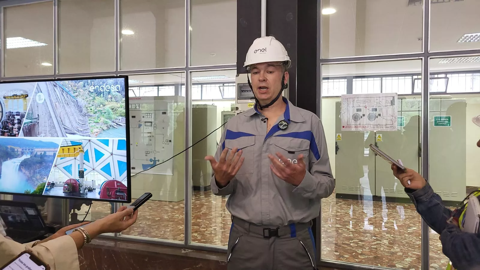 Visita de medios de comunicación a las centrales de Eriste y Seira