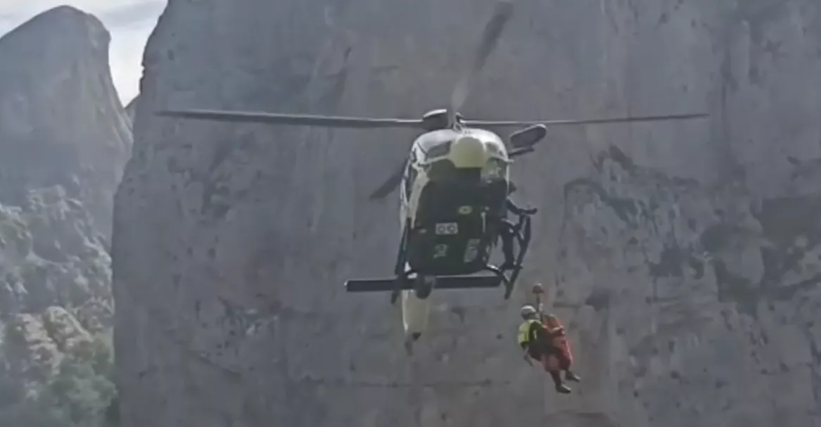 Rescate de un escalador que cayó 15 metros en la vía Camille de Ansó.