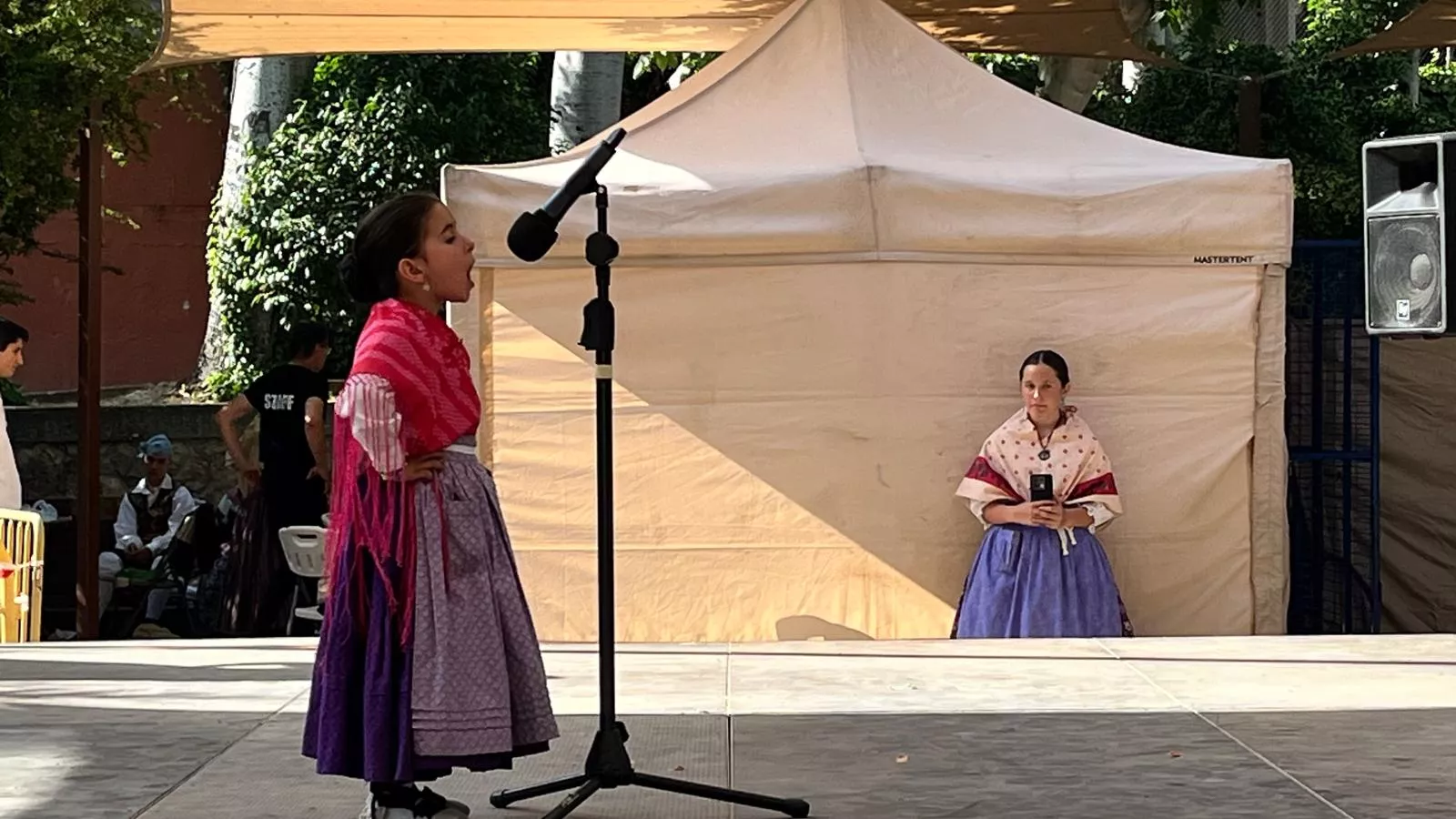 Actuación de la escuela del Grupo Folklórico Elenco Aragonés en el Ciclo de Primavera. Foto Mercedes Manterola