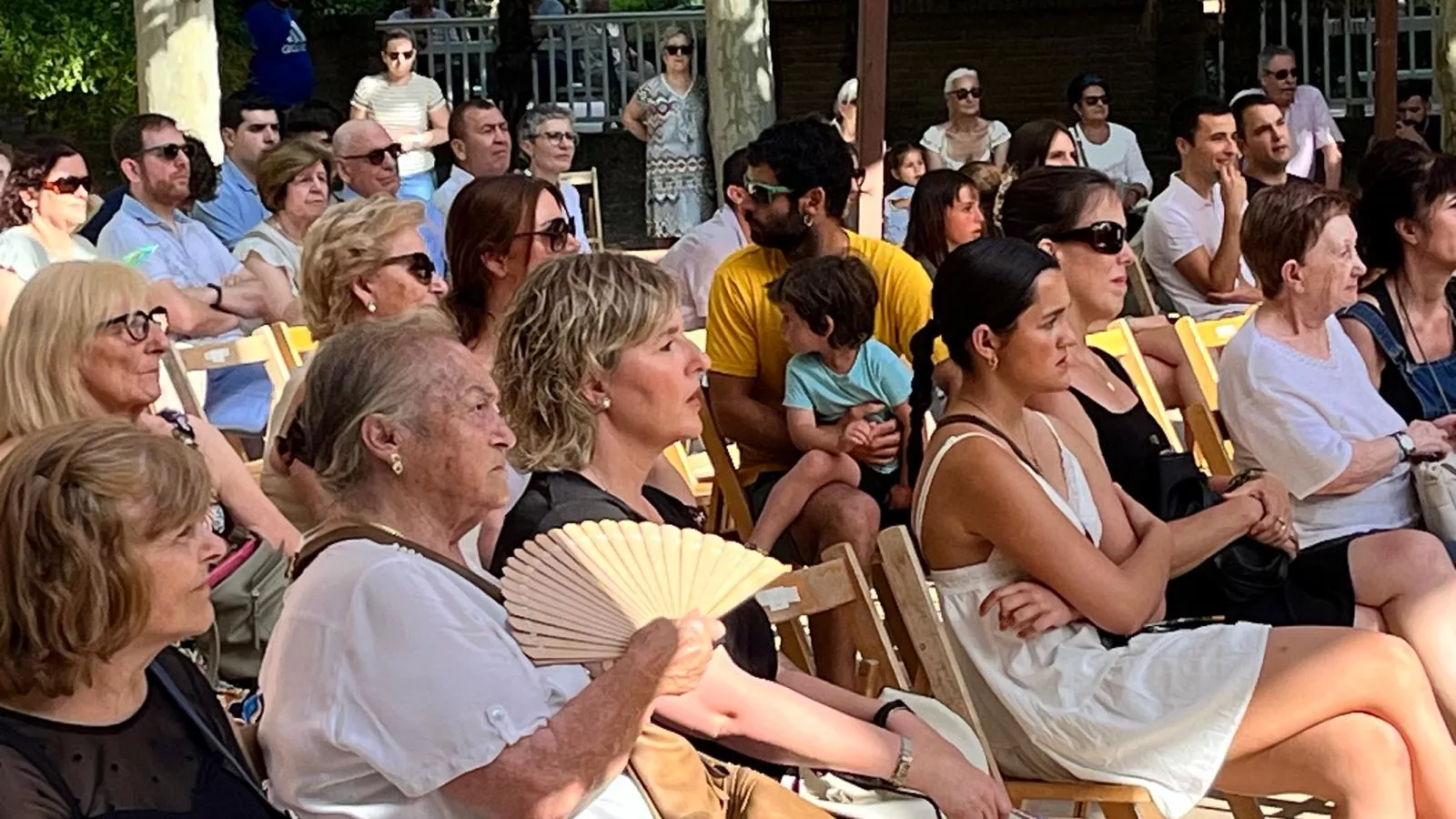 Actuación de la escuela del Grupo Folklórico Elenco Aragonés en el Ciclo de Primavera. Foto Mercedes Manterola