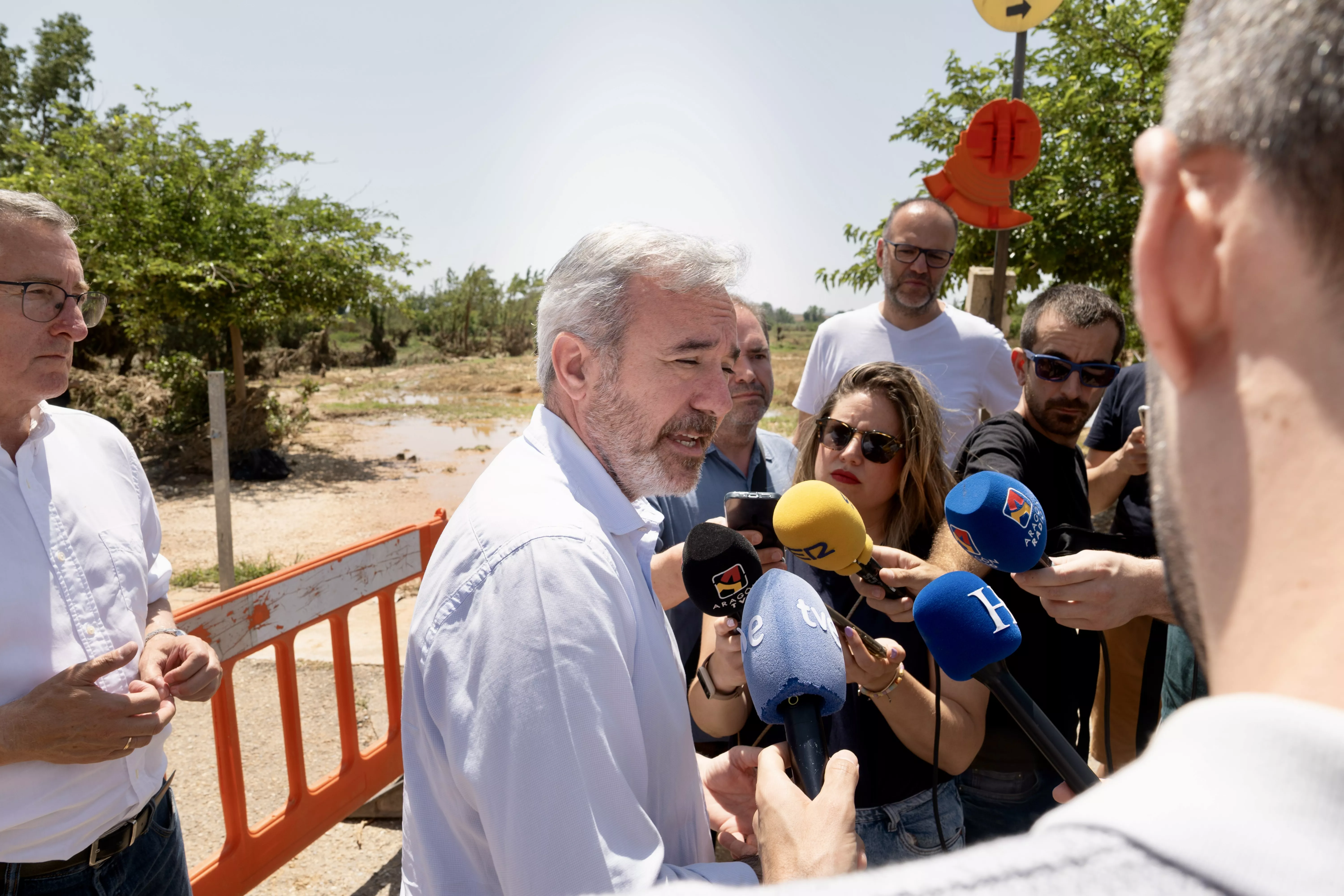 Azcón ha reaccionado al anuncio del MNAC sobre las pinturas de Sijena durante su visita a municipios afectados por las tormentas.