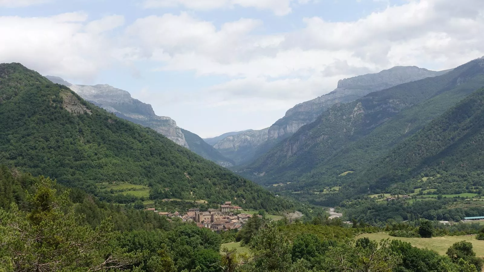 Valle de Hecho. Foto Alfredo Zazo