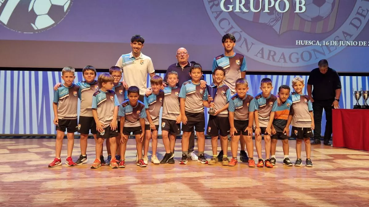 Entrega de trofeos en Huesca. Foto: RFAF