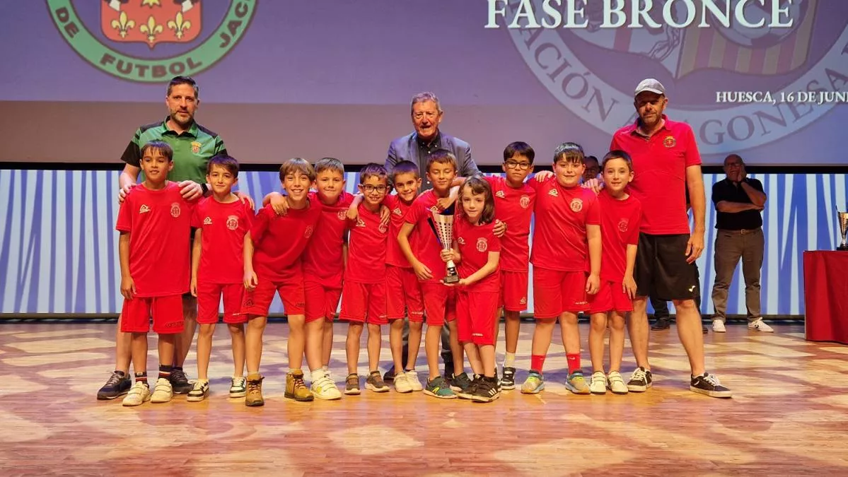 Entrega de trofeos en Huesca. Foto: RFAF