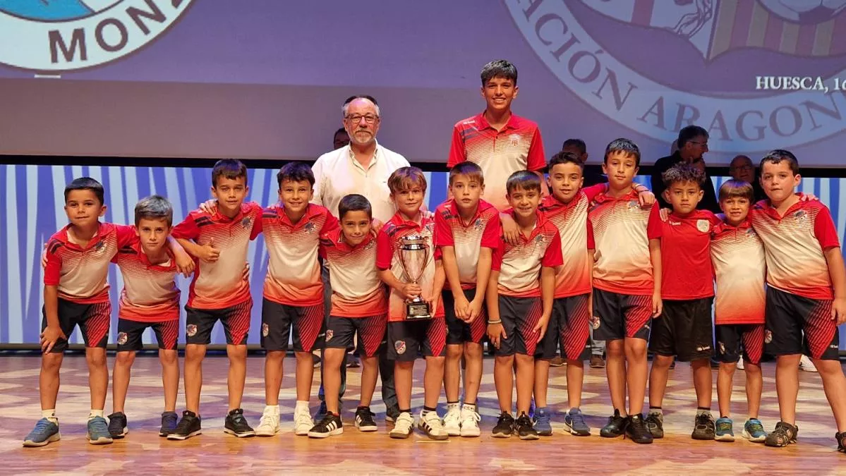 Entrega de trofeos en Huesca. Foto: RFAF