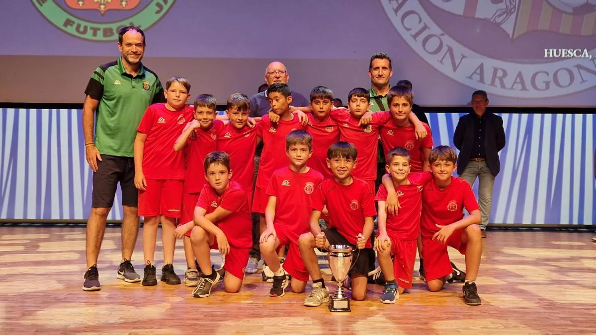 Entrega de trofeos en Huesca. Foto: RFAF