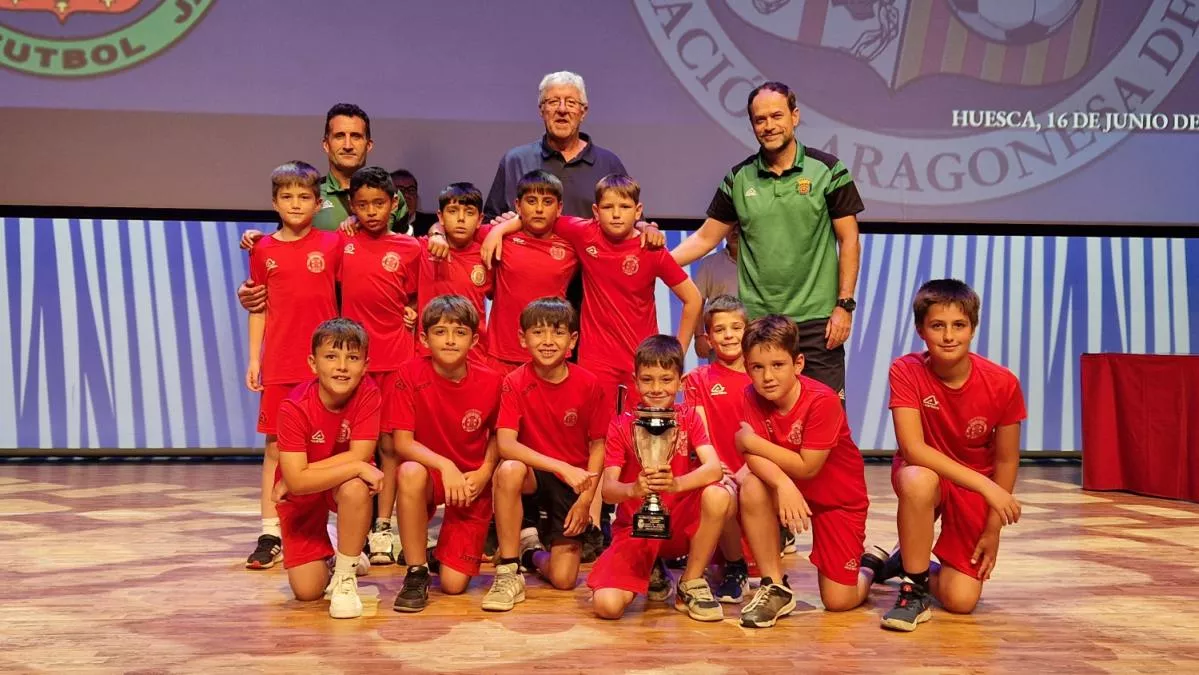 Entrega de trofeos en Huesca. Foto: RFAF