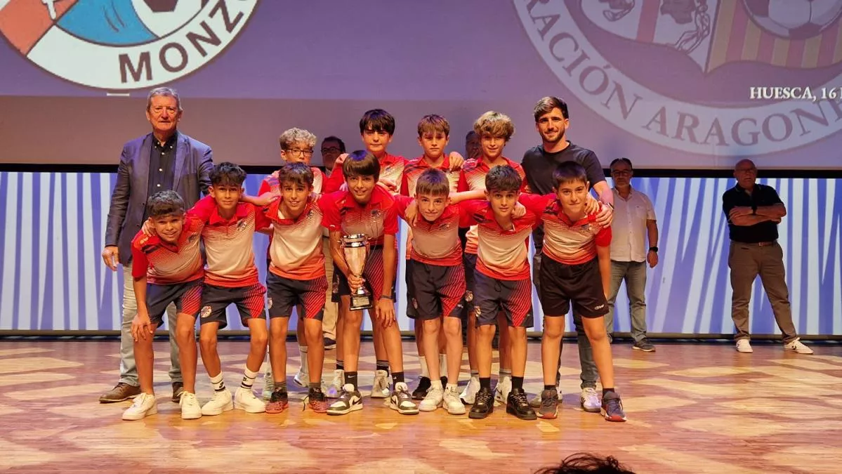 Entrega de trofeos en Huesca. Foto: RFAF