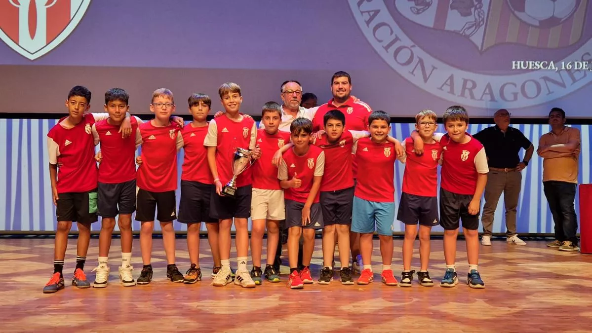 Entrega de trofeos en Huesca. Foto: RFAF