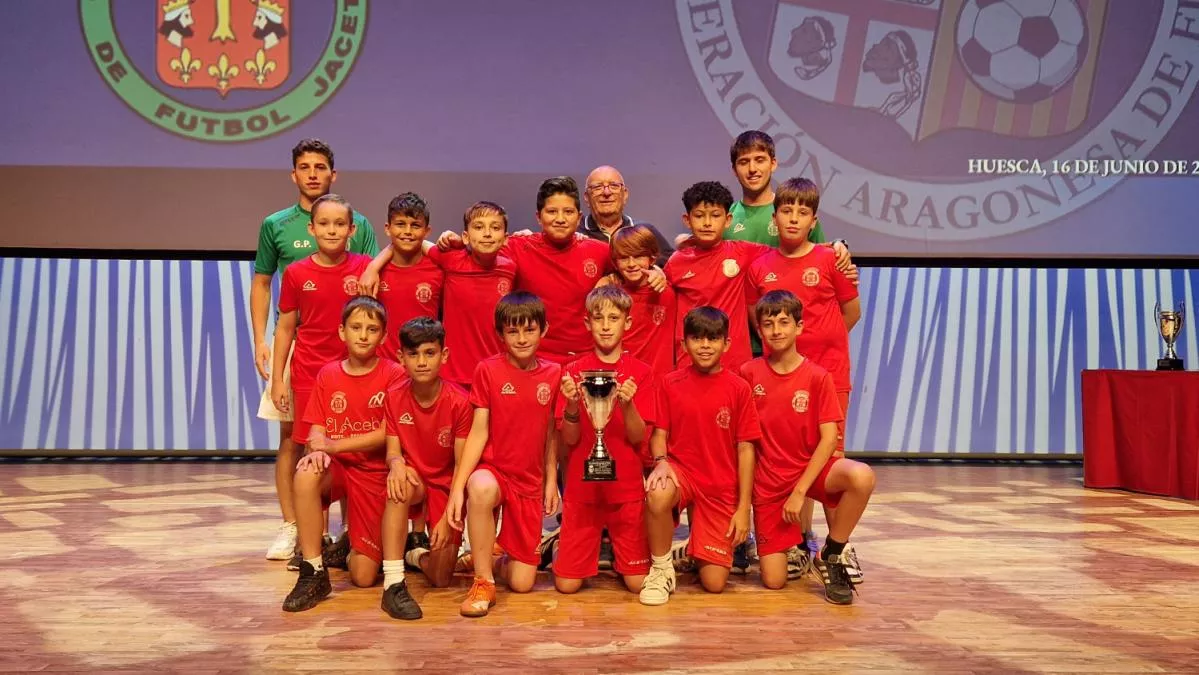 Entrega de trofeos en Huesca. Foto: RFAF