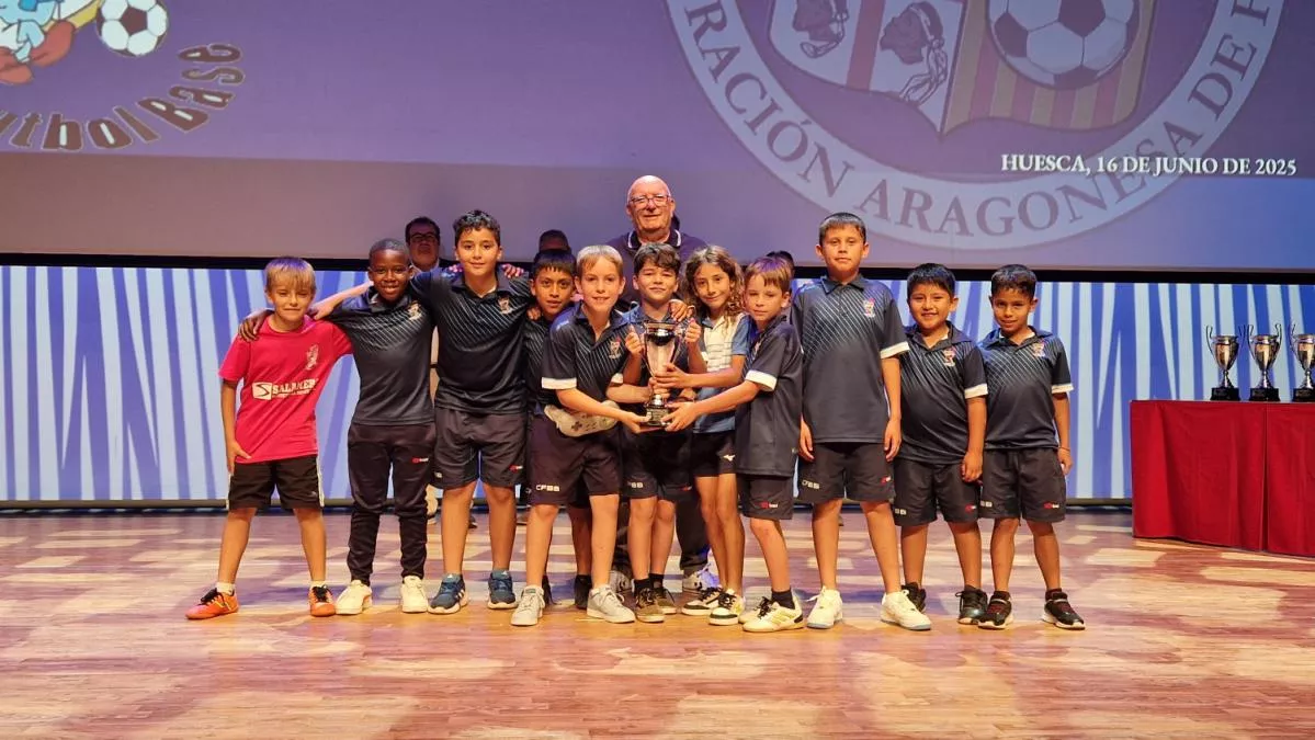Entrega de trofeos en Huesca. Foto: RFAF
