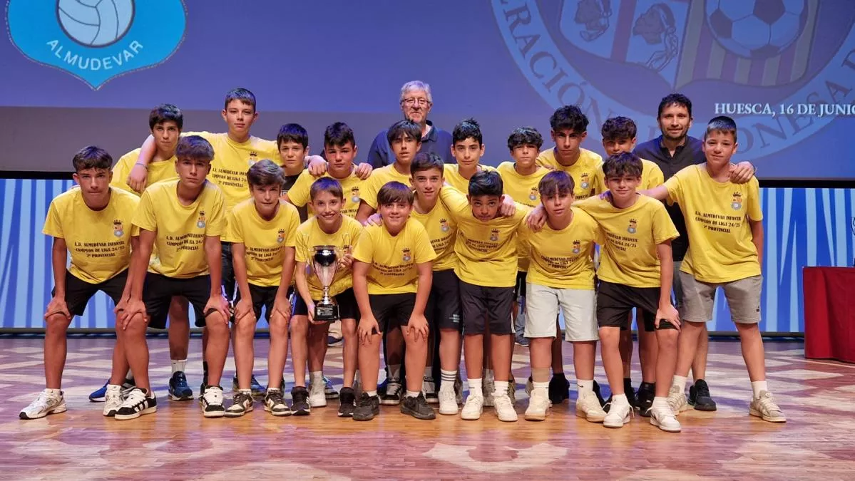 Entrega de trofeos en Huesca. Foto: RFAF