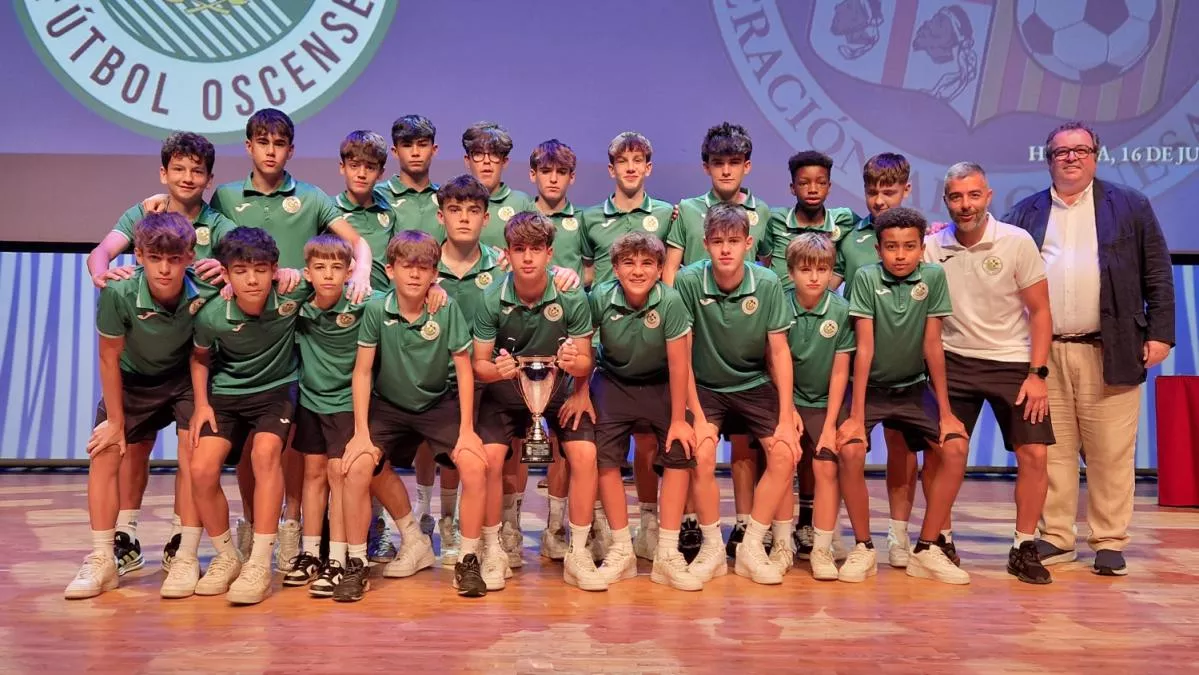 Entrega de trofeos en Huesca. Foto: RFAF