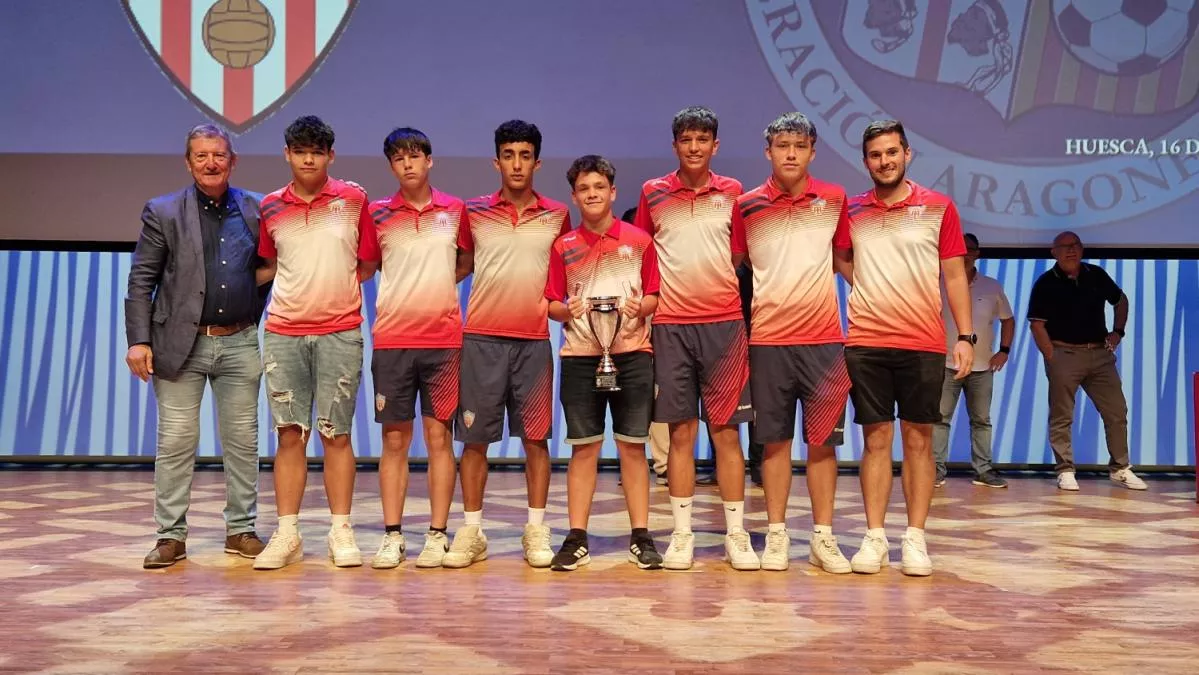 Entrega de trofeos en Huesca. Foto: RFAF