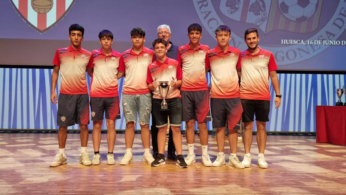 Entrega de trofeos en Huesca. Foto: RFAF