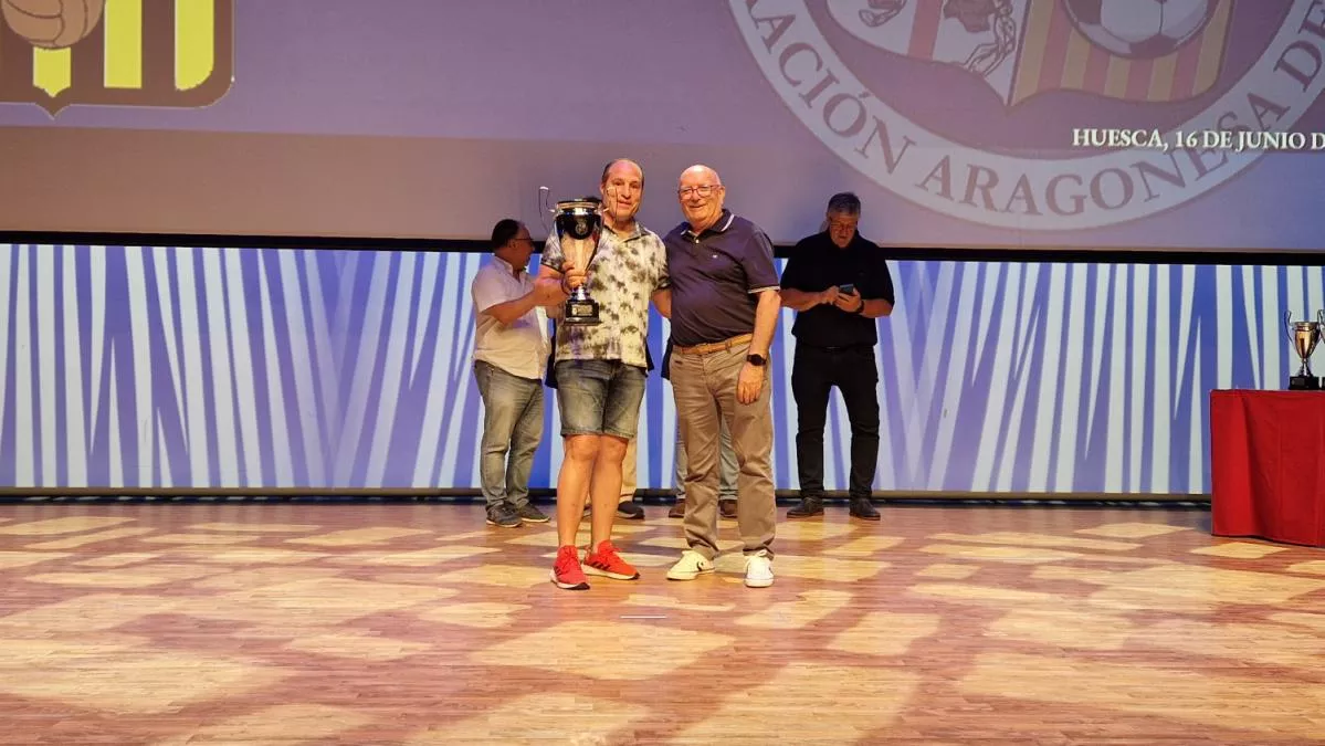 Entrega de trofeos en Huesca. Foto: RFAF