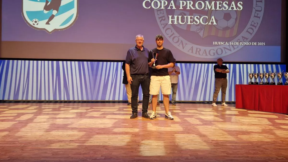 Entrega de trofeos en Huesca. Foto: RFAF