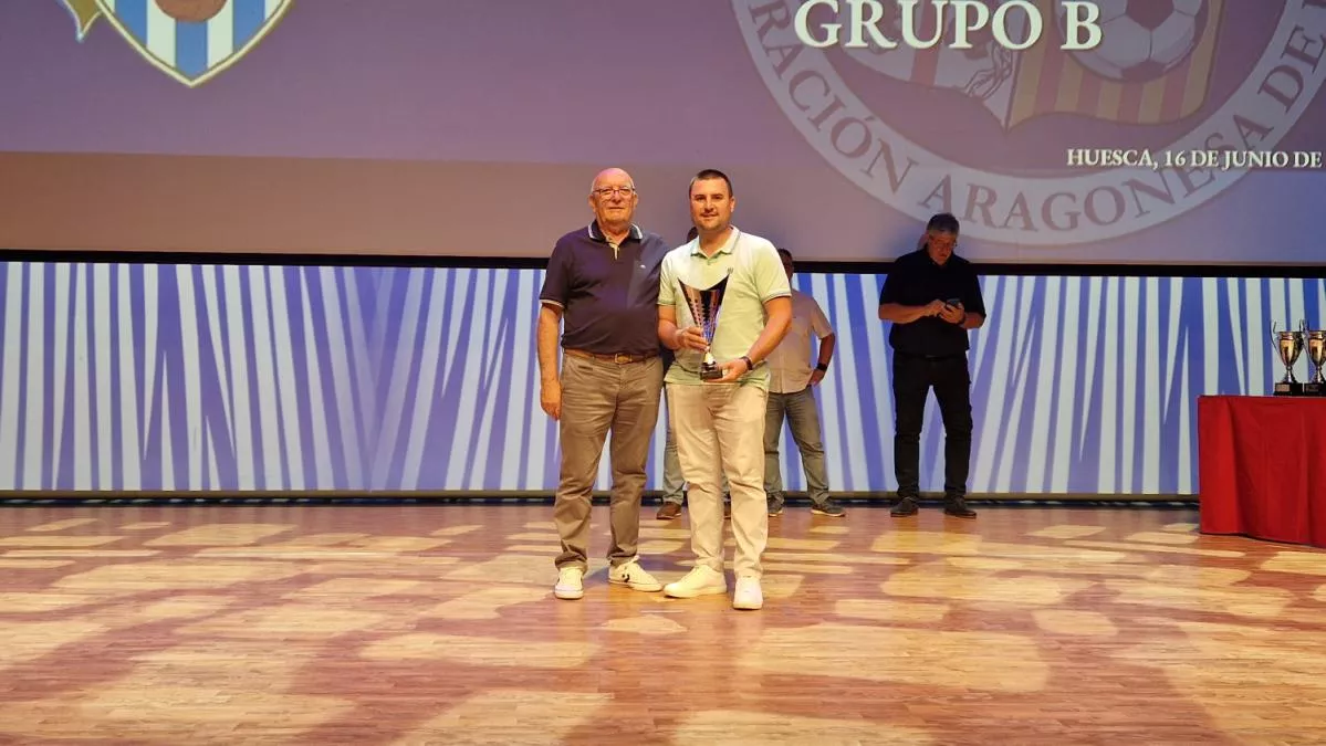 Entrega de trofeos en Huesca. Foto: RFAF