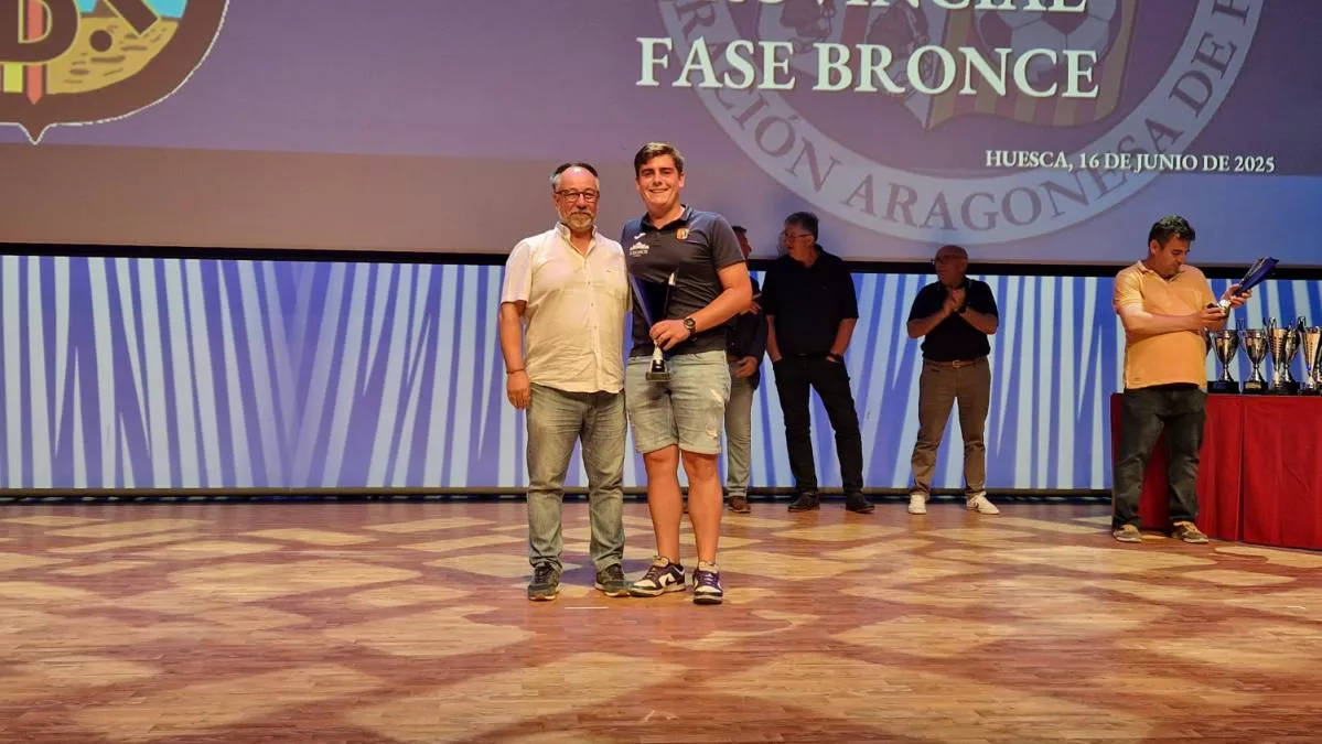 Entrega de trofeos en Huesca. Foto: RFAF