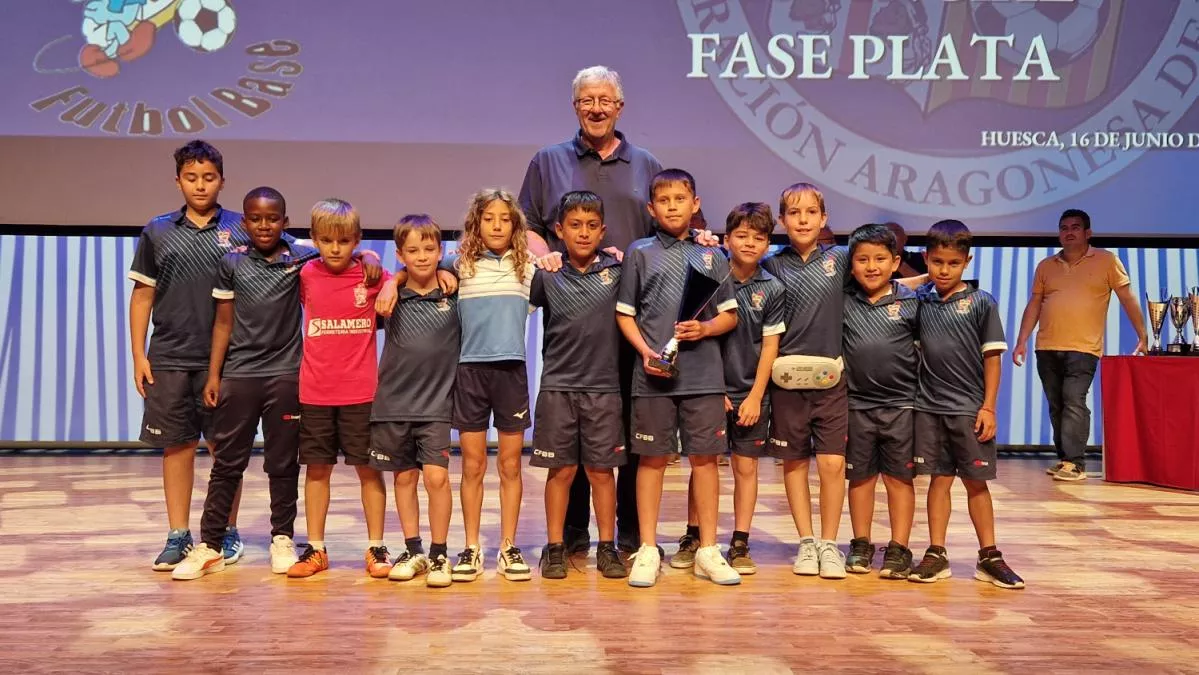 Entrega de trofeos en Huesca. Foto: RFAF