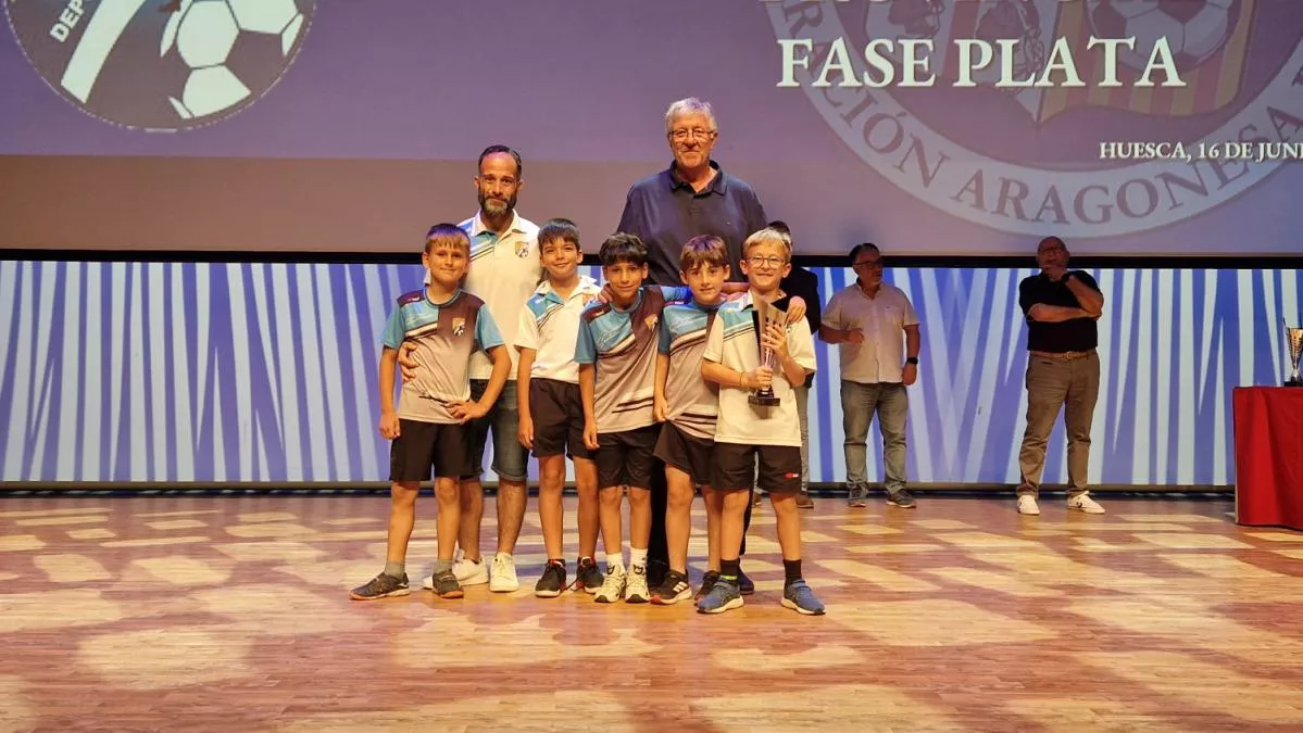 Entrega de trofeos en Huesca. Foto: RFAF