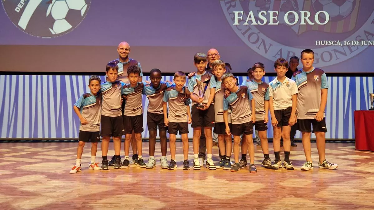 Entrega de trofeos en Huesca. Foto: RFAF