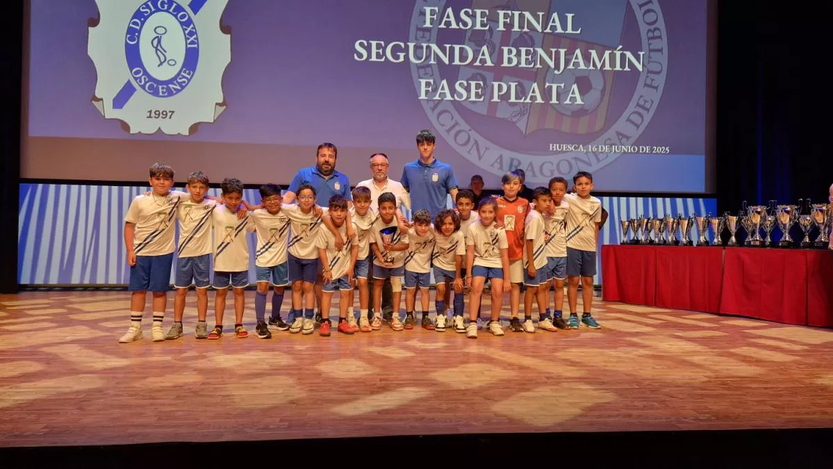 Entrega de trofeos en Huesca. Foto: RFAF