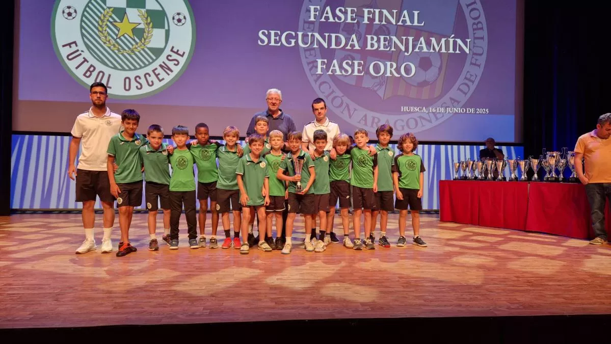 Entrega de trofeos en Huesca. Foto: RFAF