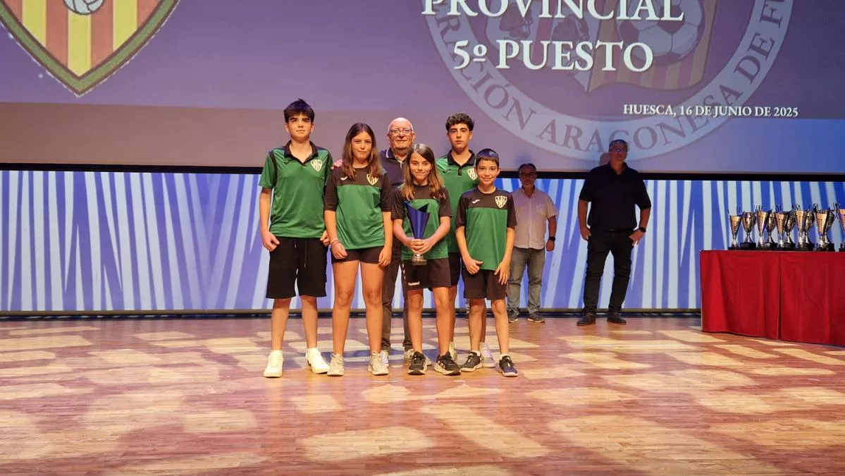 Entrega de trofeos en Huesca. Foto: RFAF